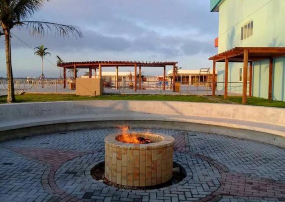 Apart Golden Lake Residence Арраял-ду-Кабу Экстерьер фото